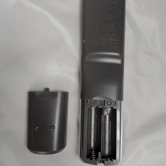 OEM GENUINE SONY RM-V202 Remote Control - TESTED - Picture 2 of 3